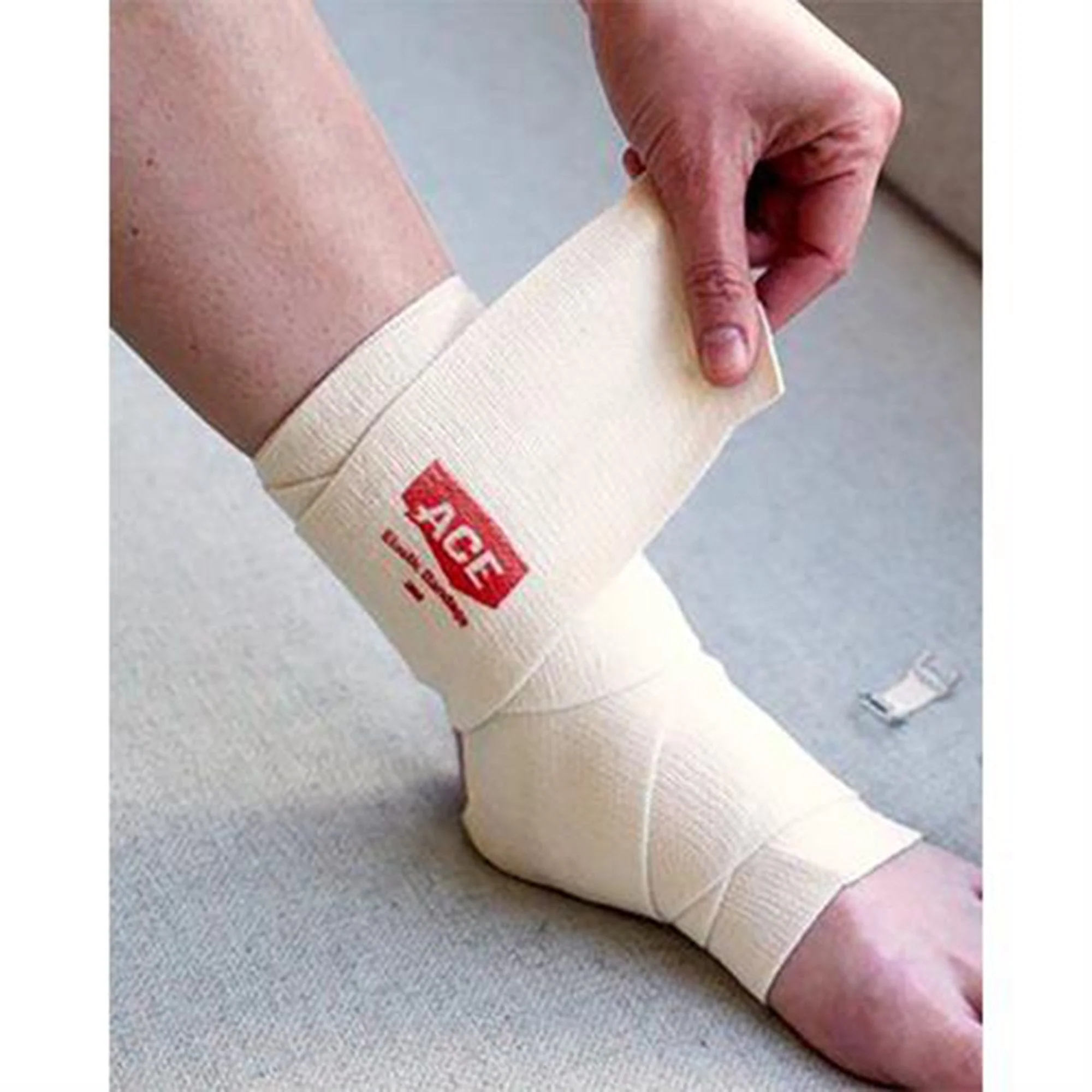3M™ ACE™ Clip Detached Closure Elastic Bandage, 4 Inch Width - Image 4