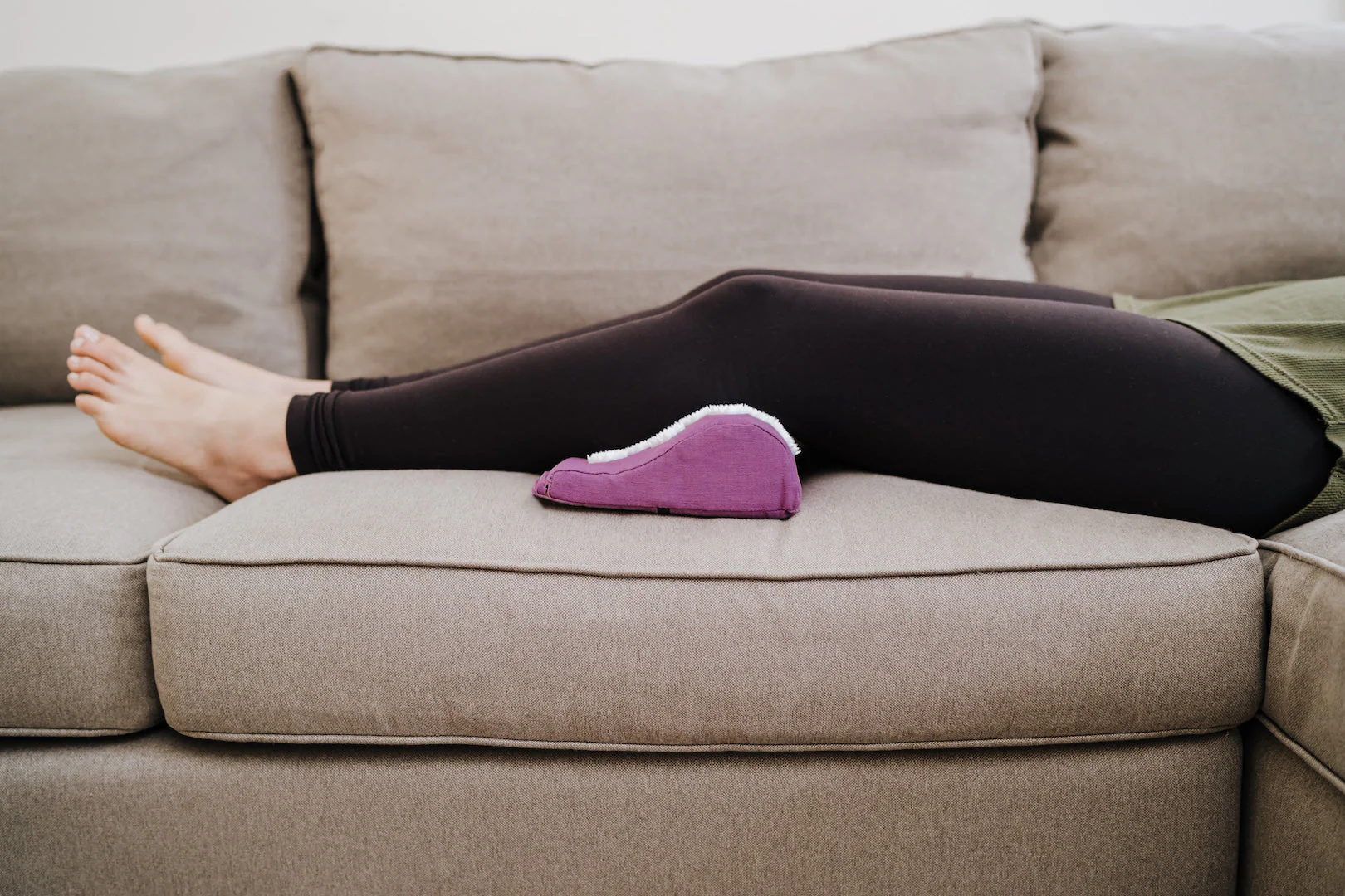 Kanjo Acupressure Zip-Apart Mat - Amethyst - Image 10