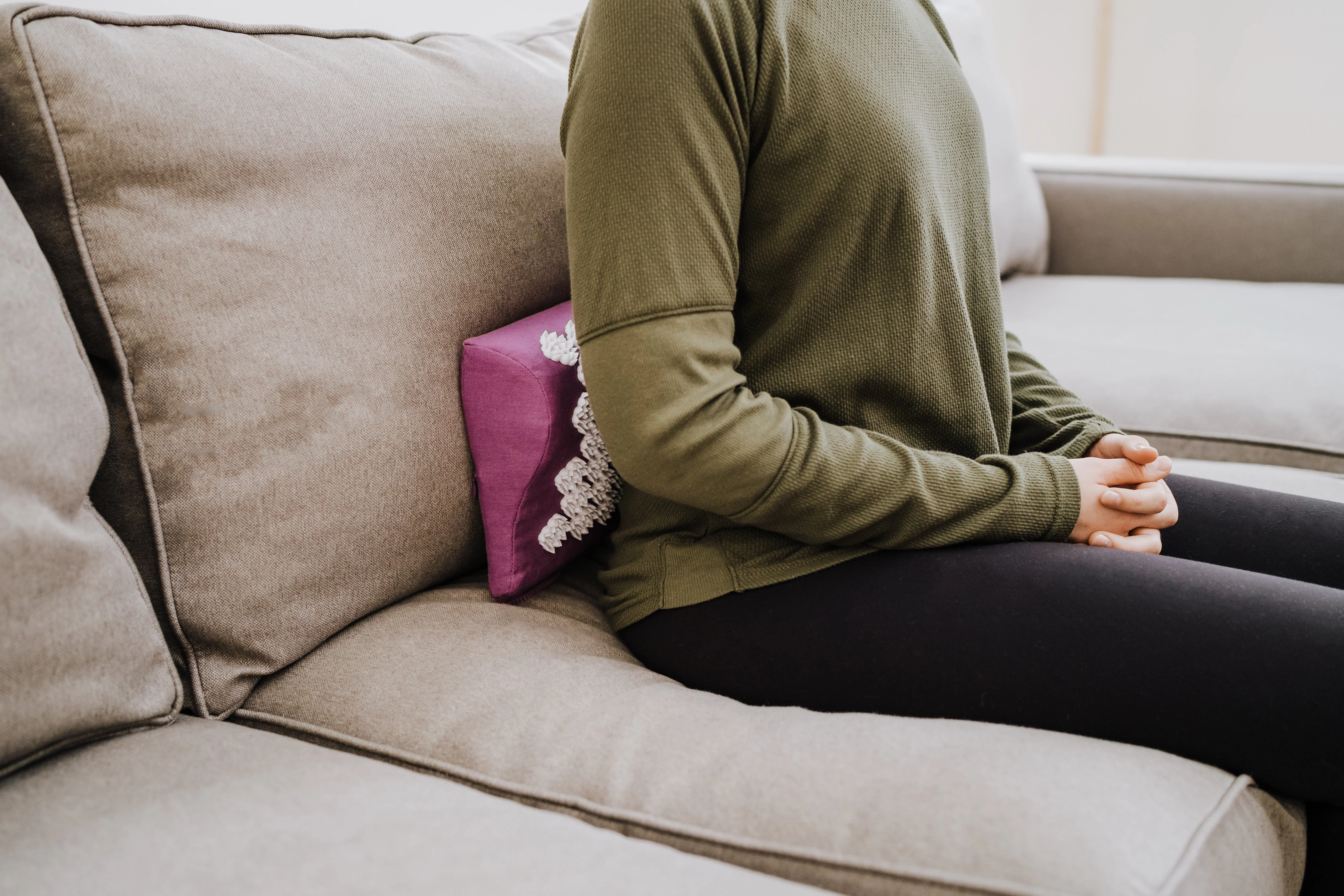 Kanjo Acupressure Zip-Apart Mat - Amethyst - Image 3